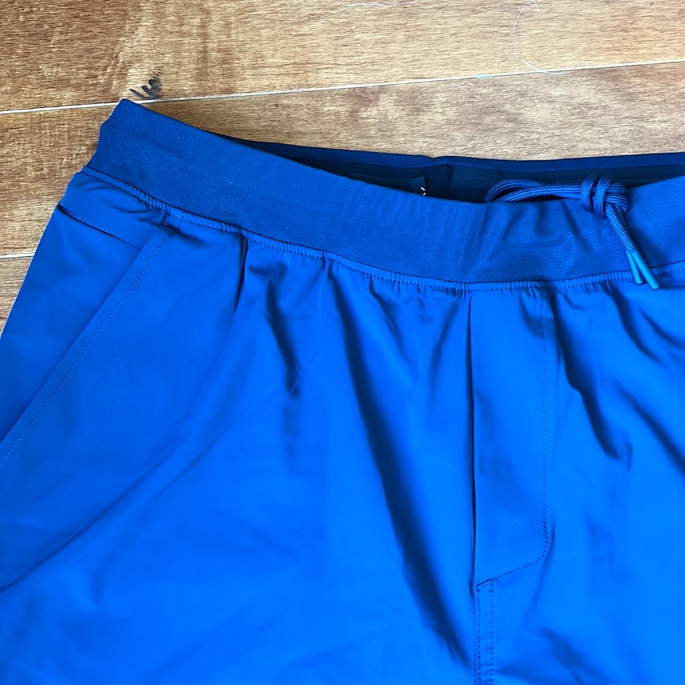 NWOT Ten Thousand Navy The Set Short 6.5" Size Medium - Picture 3 of 7